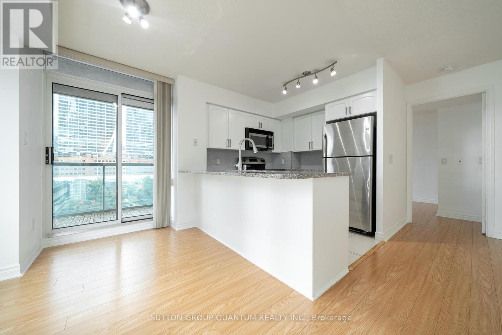 1002 - 30 Grand Trunk Crescent, Toronto, Ontario  M5J 3A4 - Photo 8 - C13051530