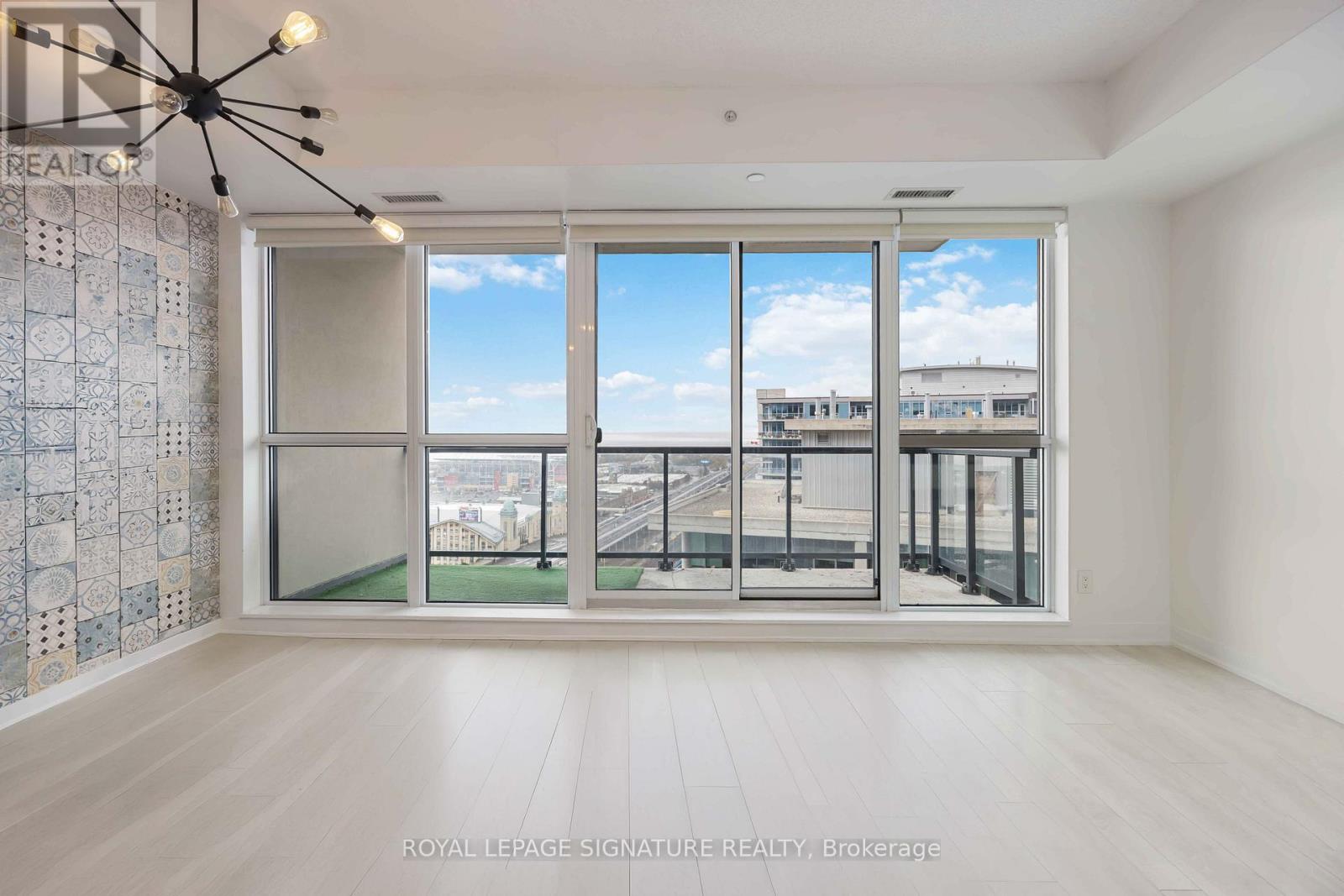 2215 - 51 East Liberty Street, Toronto, Ontario  M6K 3P8 - Photo 4 - C13051588