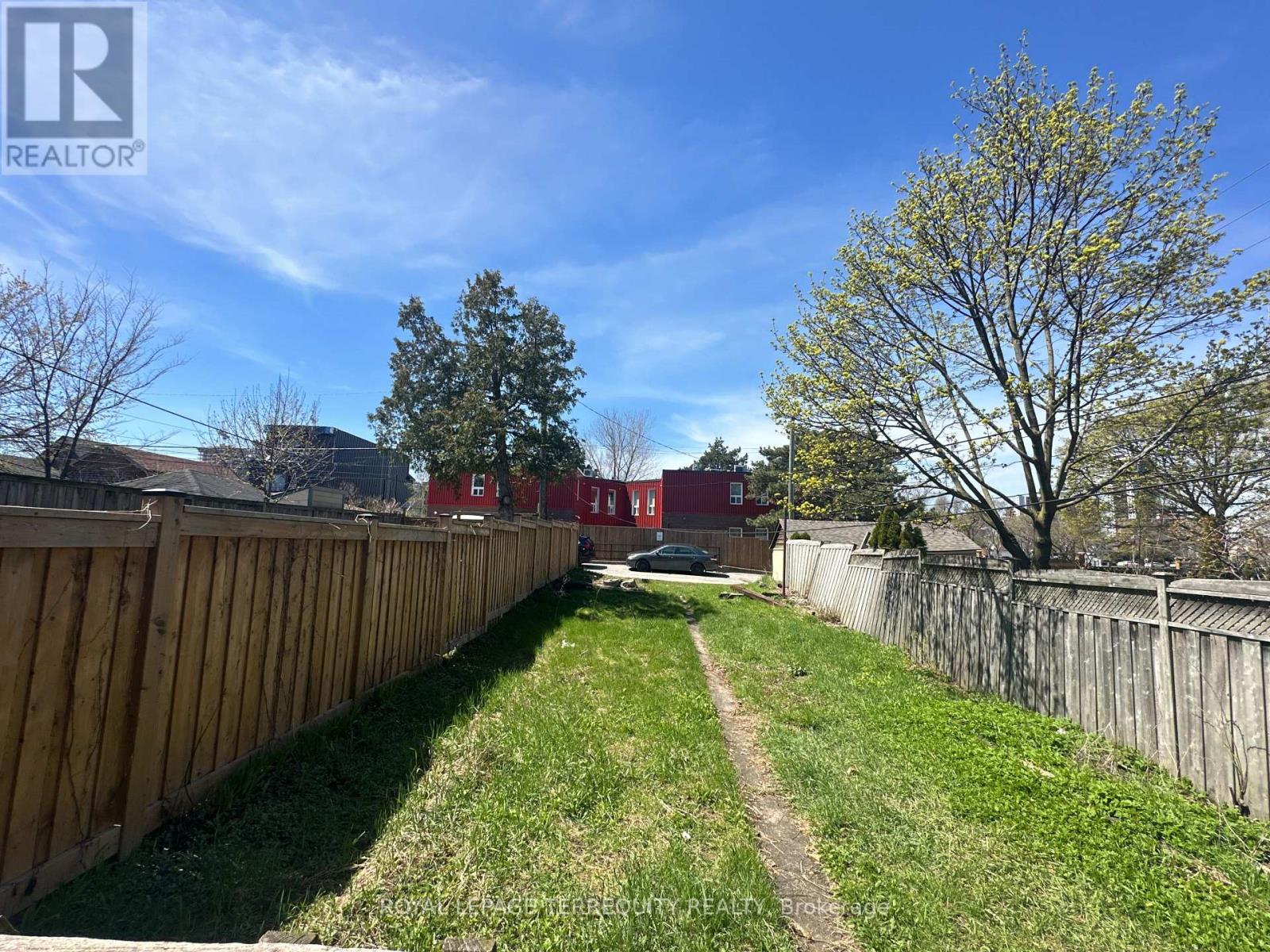 80 Eldon Avenue, Toronto, Ontario  M4C 5G3 - Photo 13 - E13051570