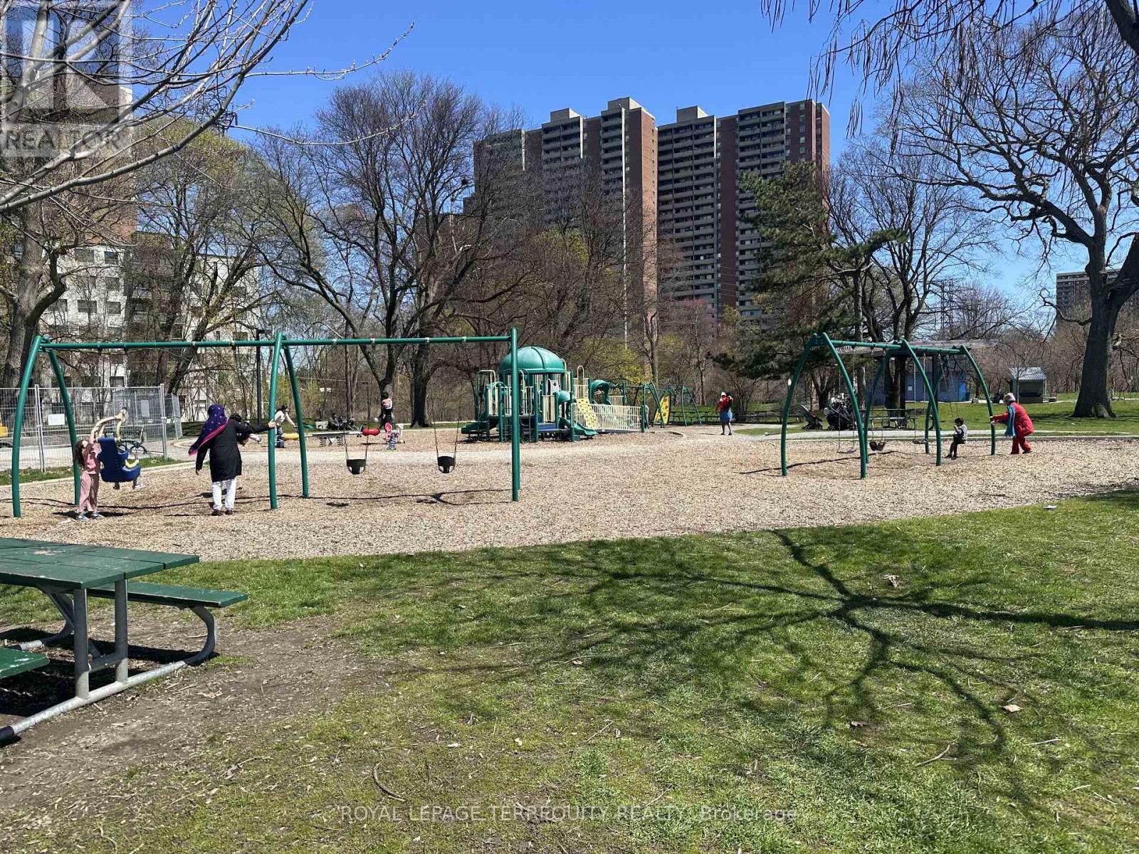 80 Eldon Avenue, Toronto, Ontario  M4C 5G3 - Photo 14 - E13051570