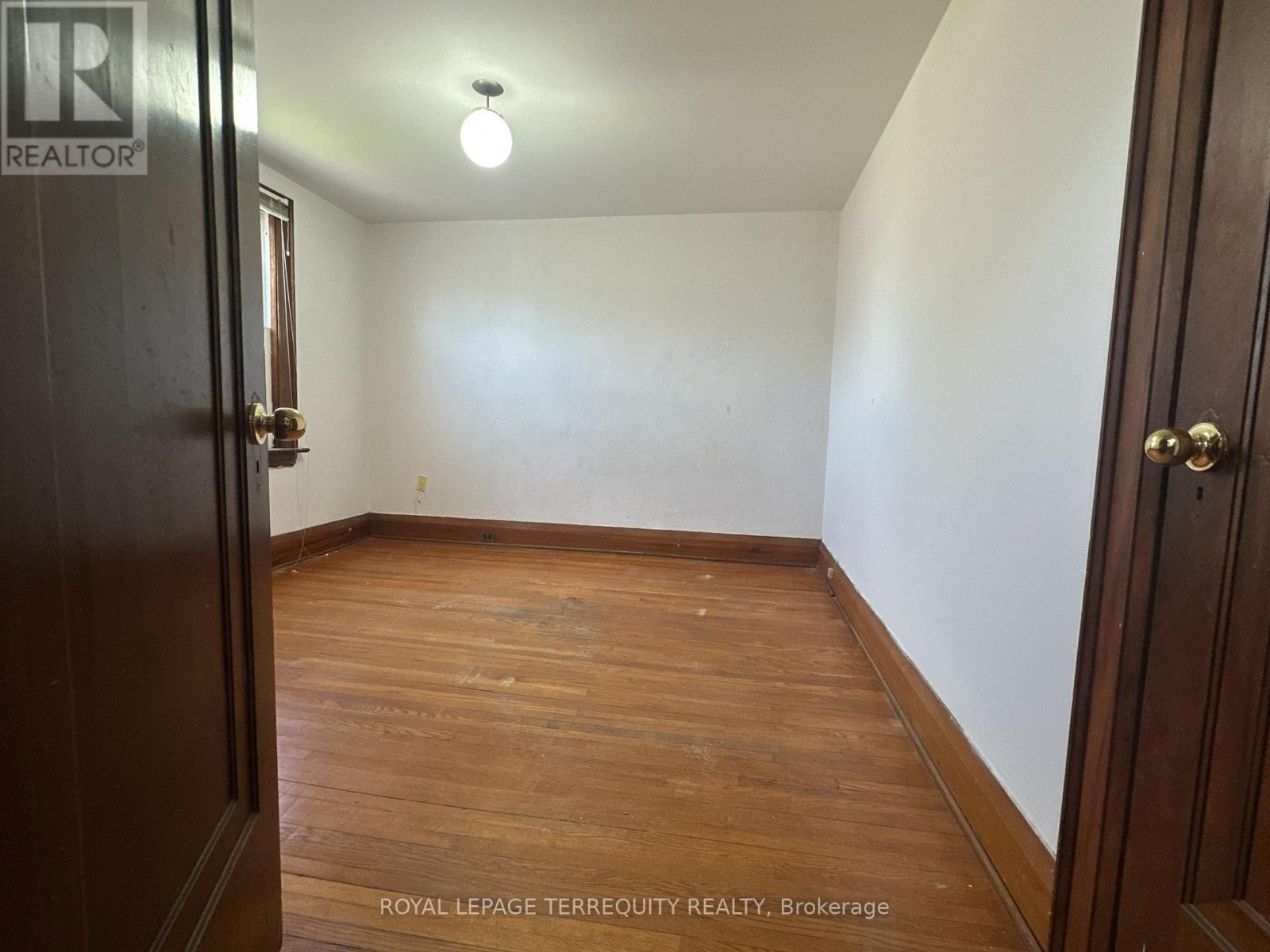 80 Eldon Avenue, Toronto, Ontario  M4C 5G3 - Photo 6 - E13051570