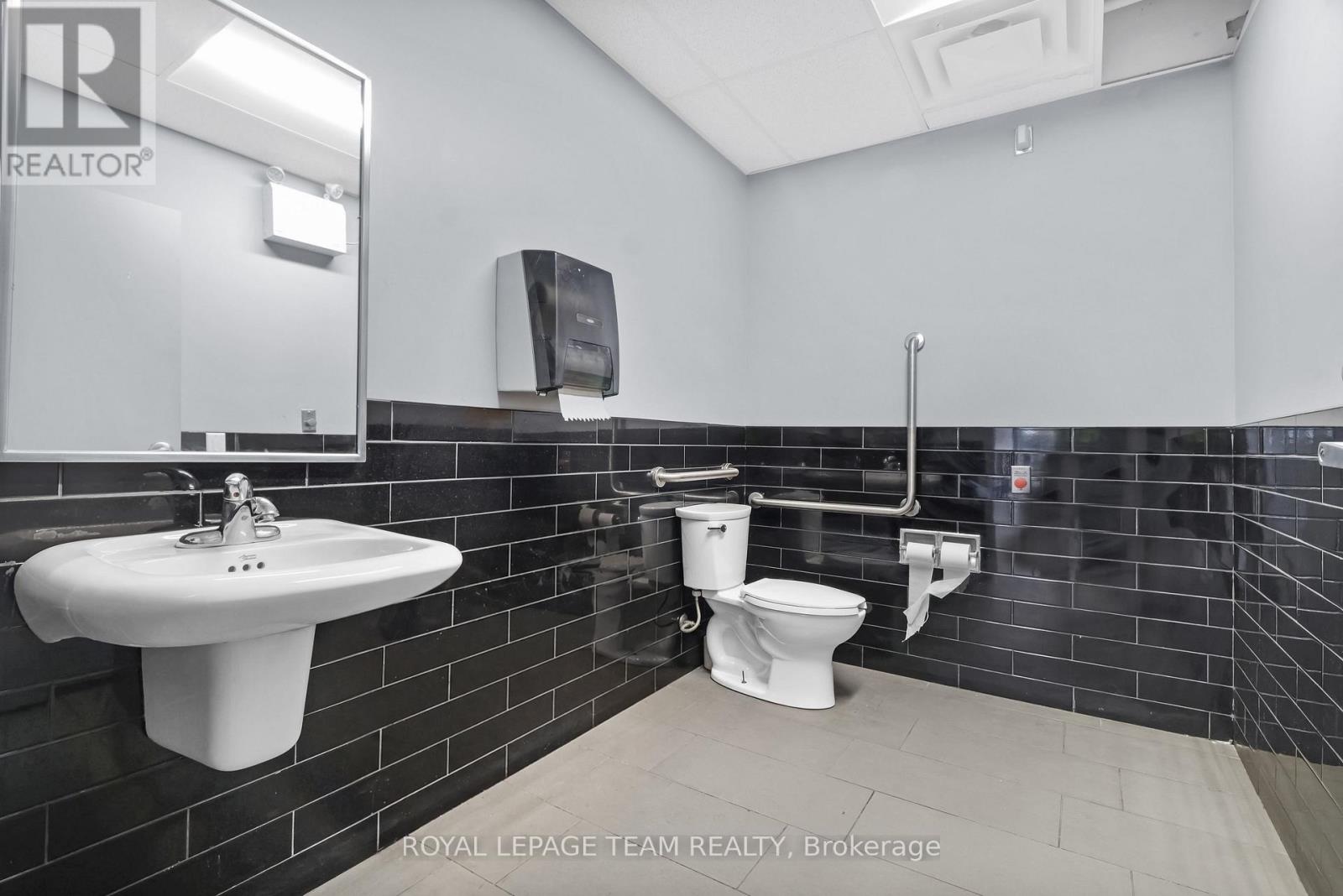 218 Laurier Avenue, Ottawa, Ontario  K1N 6P2 - Photo 15 - X13051510