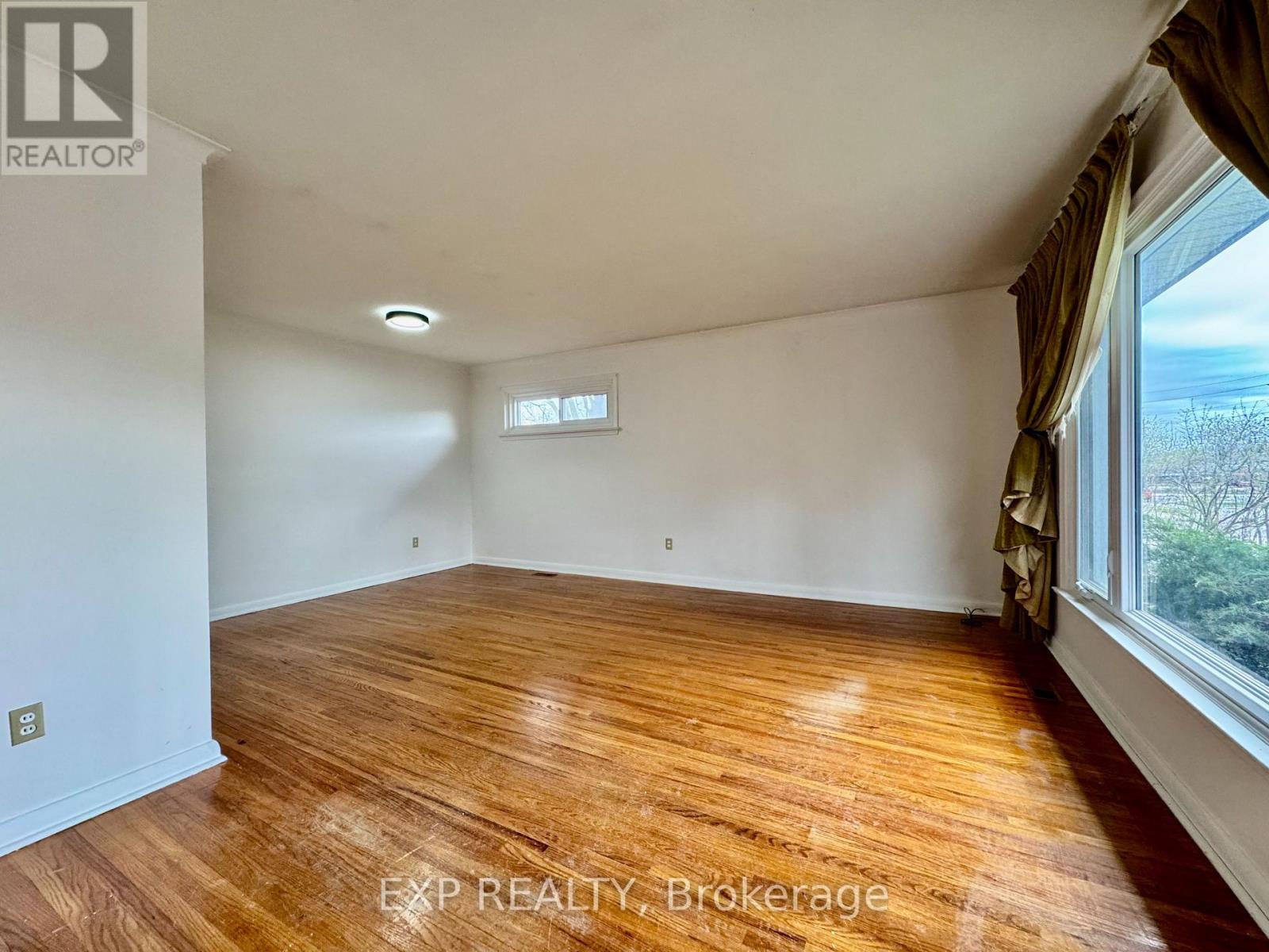 29 BAYVIEW PARKWAY, Newmarket, Ontario