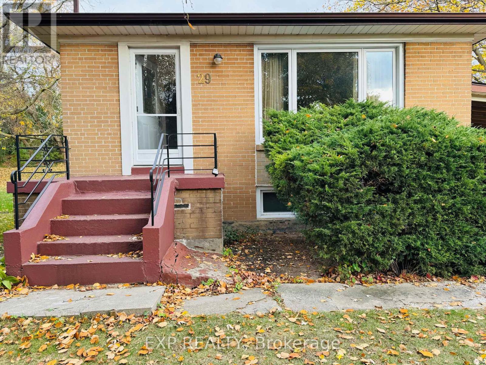 29 Bayview Parkway, Newmarket, Ontario  L3Y 3W2 - Photo 11 - N12756064