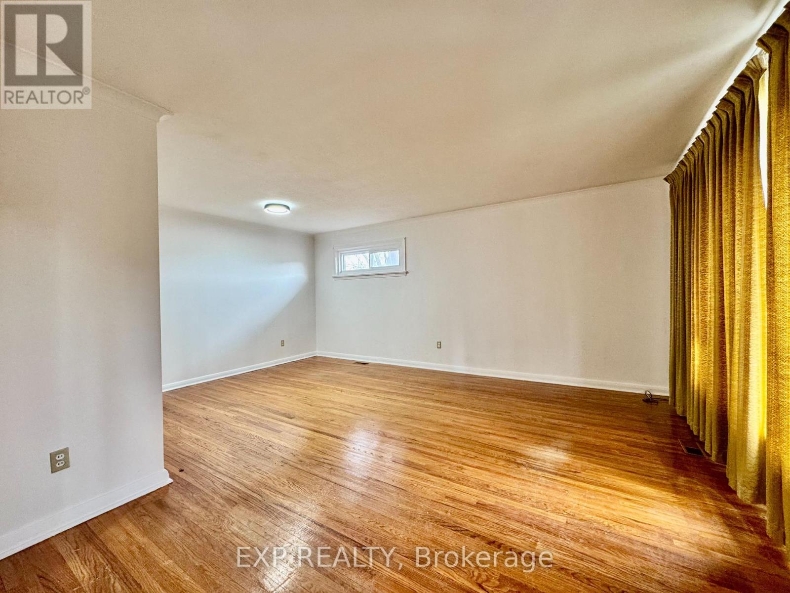 29 Bayview Parkway, Newmarket, Ontario  L3Y 3W2 - Photo 2 - N12756064