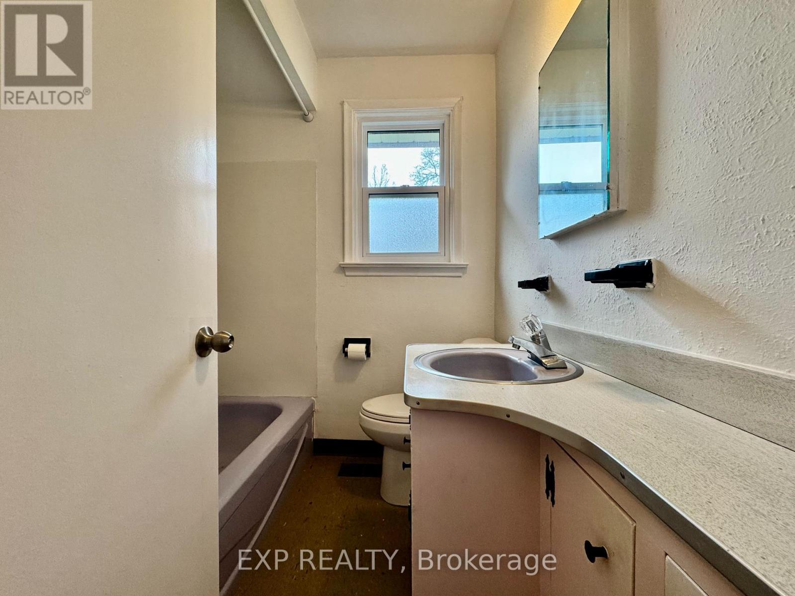 29 Bayview Parkway, Newmarket, Ontario  L3Y 3W2 - Photo 8 - N12756064