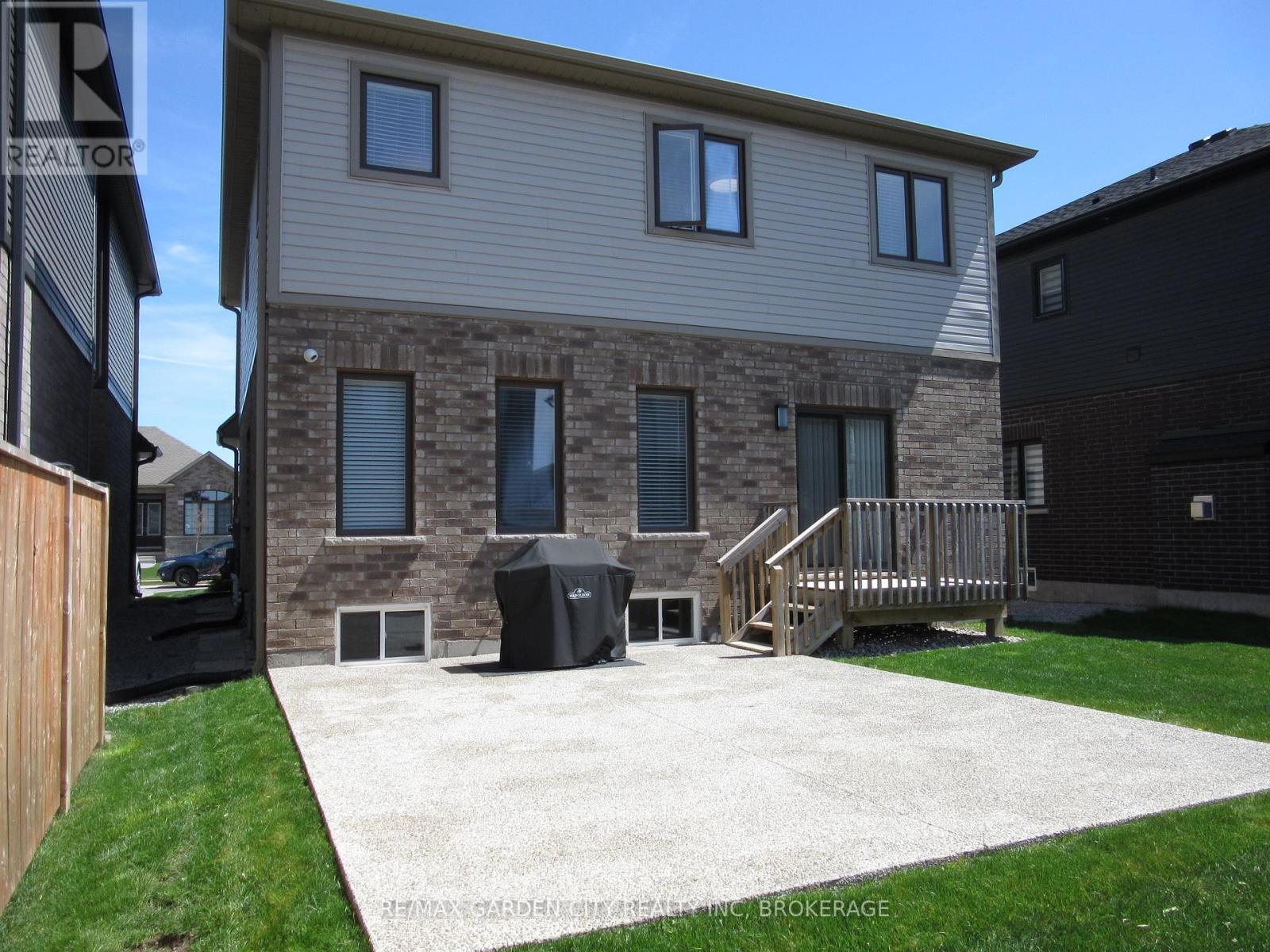 243 Shoreview Drive, Welland, Ontario  L3B 0H3 - Photo 38 - X13051478