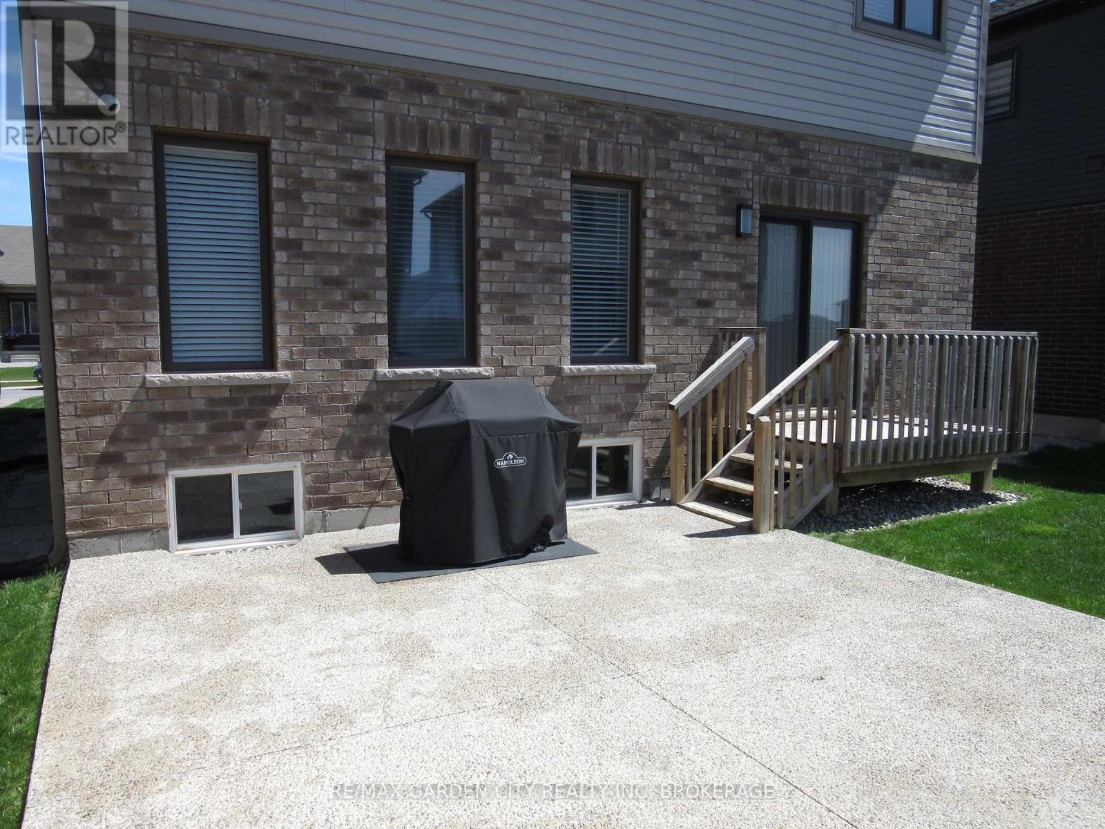 243 Shoreview Drive, Welland, Ontario  L3B 0H3 - Photo 39 - X13051478