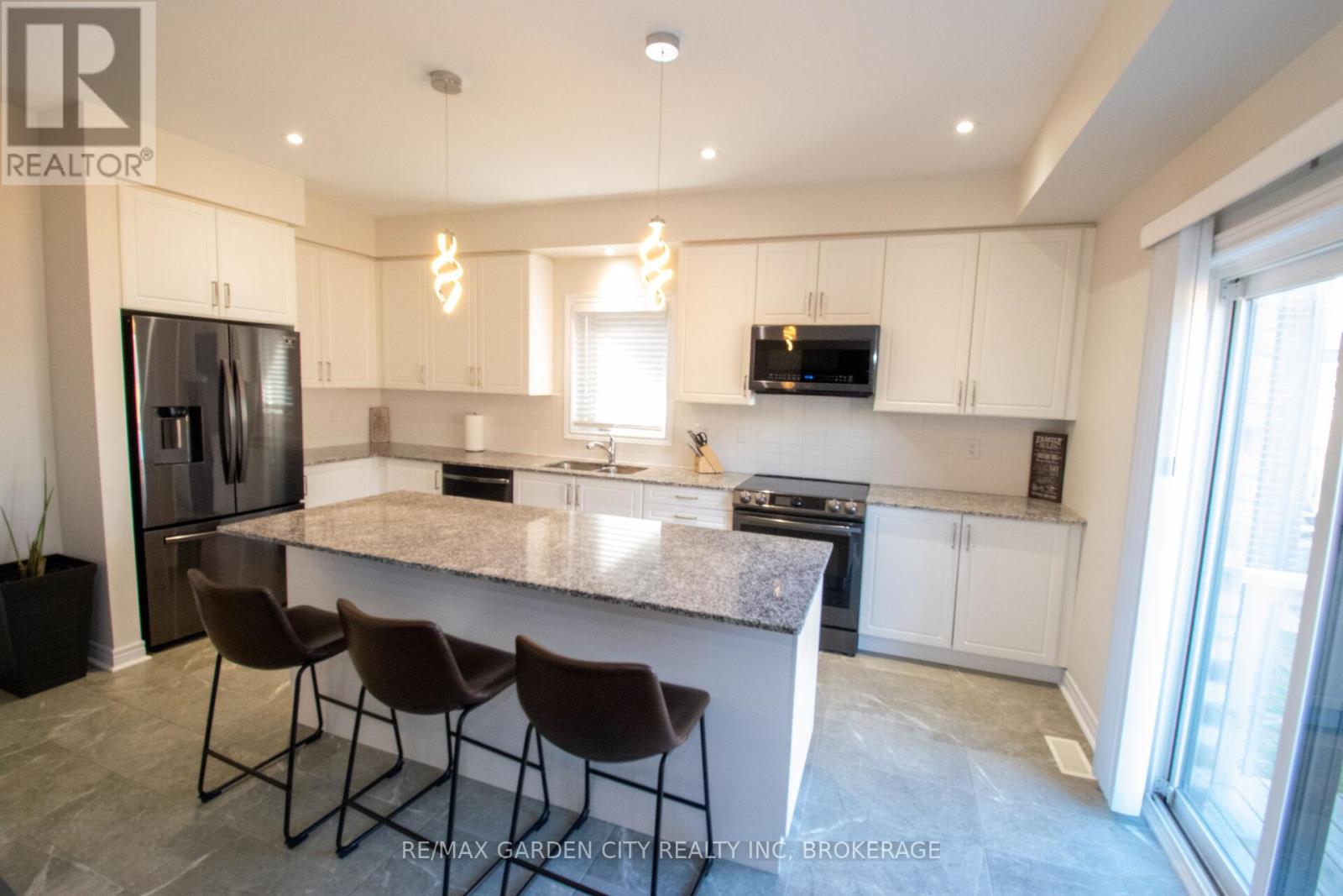 243 Shoreview Drive, Welland, Ontario  L3B 0H3 - Photo 8 - X13051478