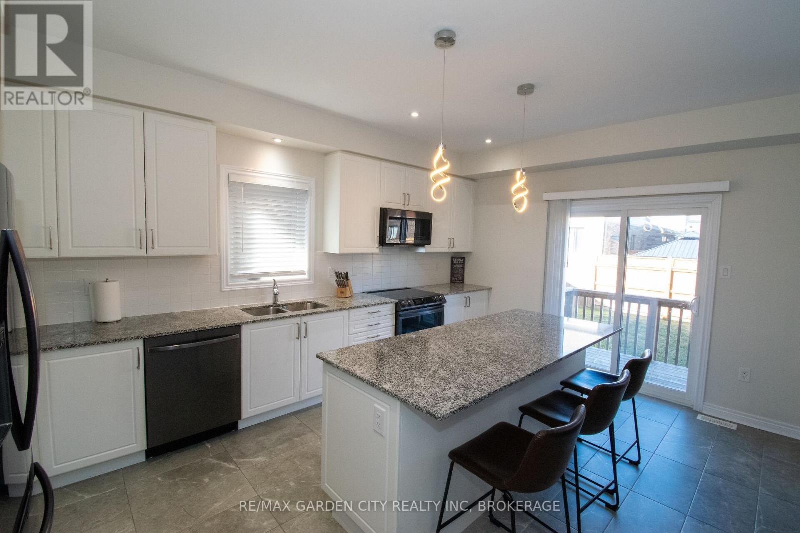 243 Shoreview Drive, Welland, Ontario  L3B 0H3 - Photo 9 - X13051478