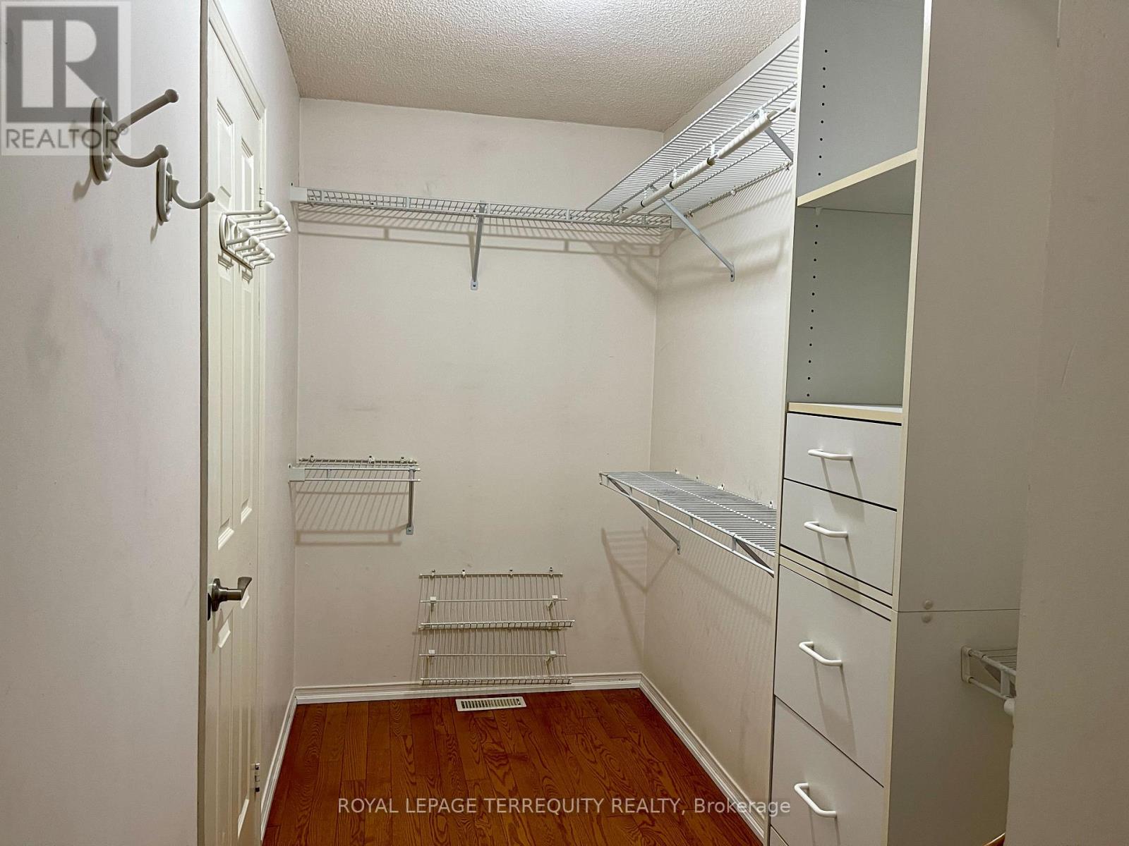 1328 Eddie Shain Drive, Oakville, Ontario  L6J 7C9 - Photo 25 - W13047182