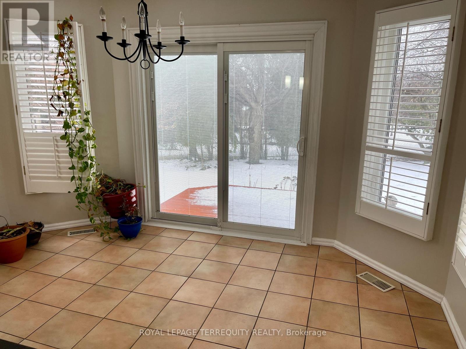 1328 Eddie Shain Drive, Oakville, Ontario  L6J 7C9 - Photo 7 - W13047182