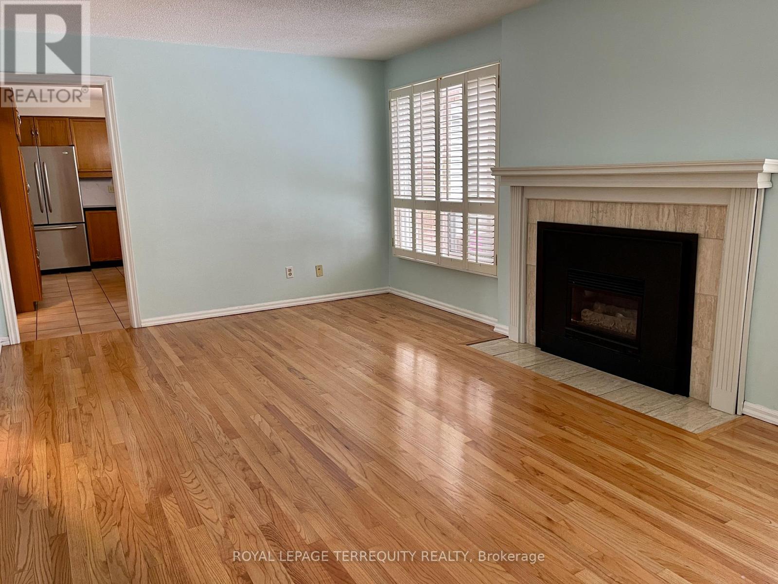 1328 Eddie Shain Drive, Oakville, Ontario  L6J 7C9 - Photo 3 - W13047182