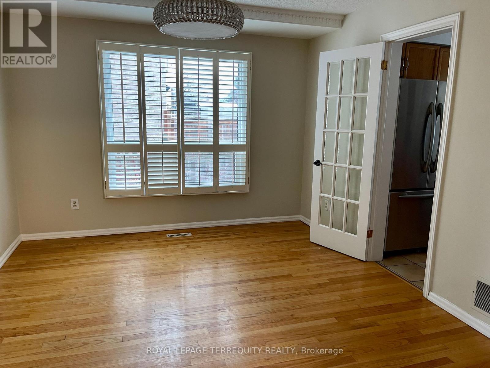 1328 Eddie Shain Drive, Oakville, Ontario  L6J 7C9 - Photo 8 - W13047182