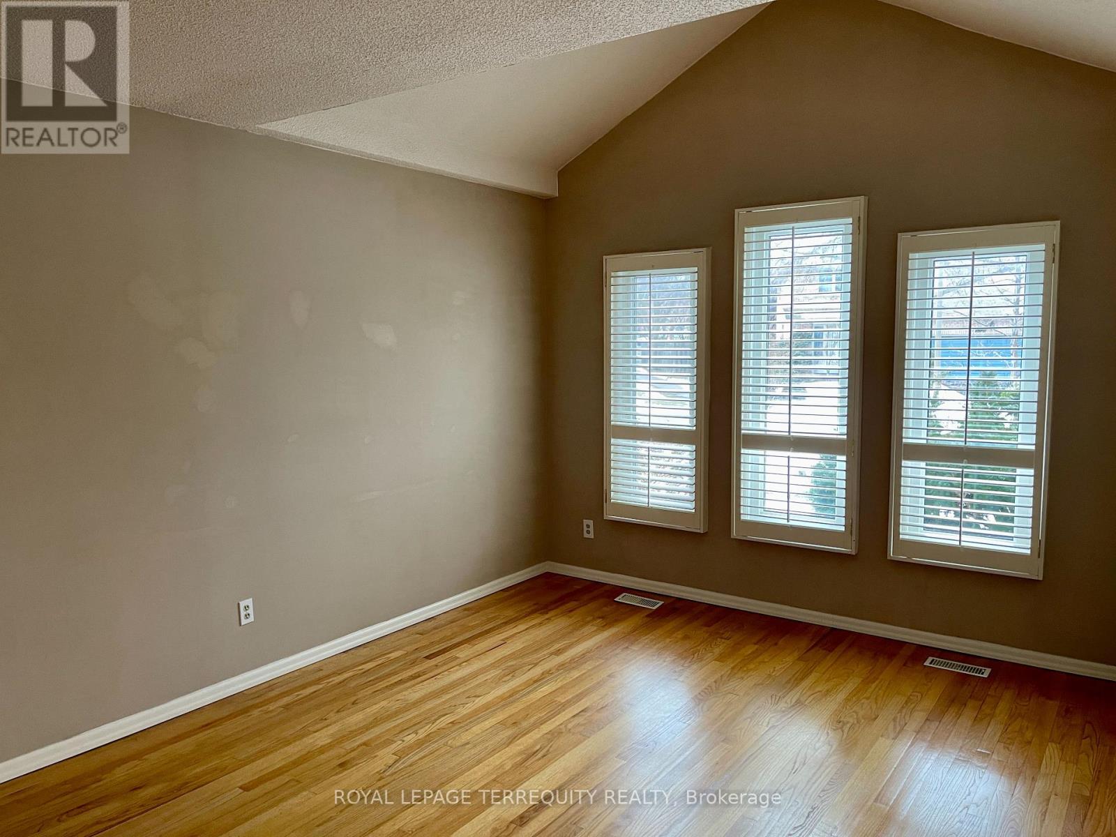 1328 Eddie Shain Drive, Oakville, Ontario  L6J 7C9 - Photo 12 - W13047182