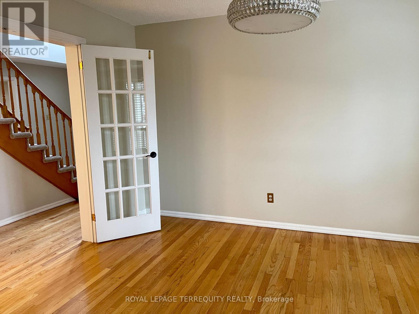 1328 Eddie Shain Drive, Oakville, Ontario  L6J 7C9 - Photo 9 - W13047182