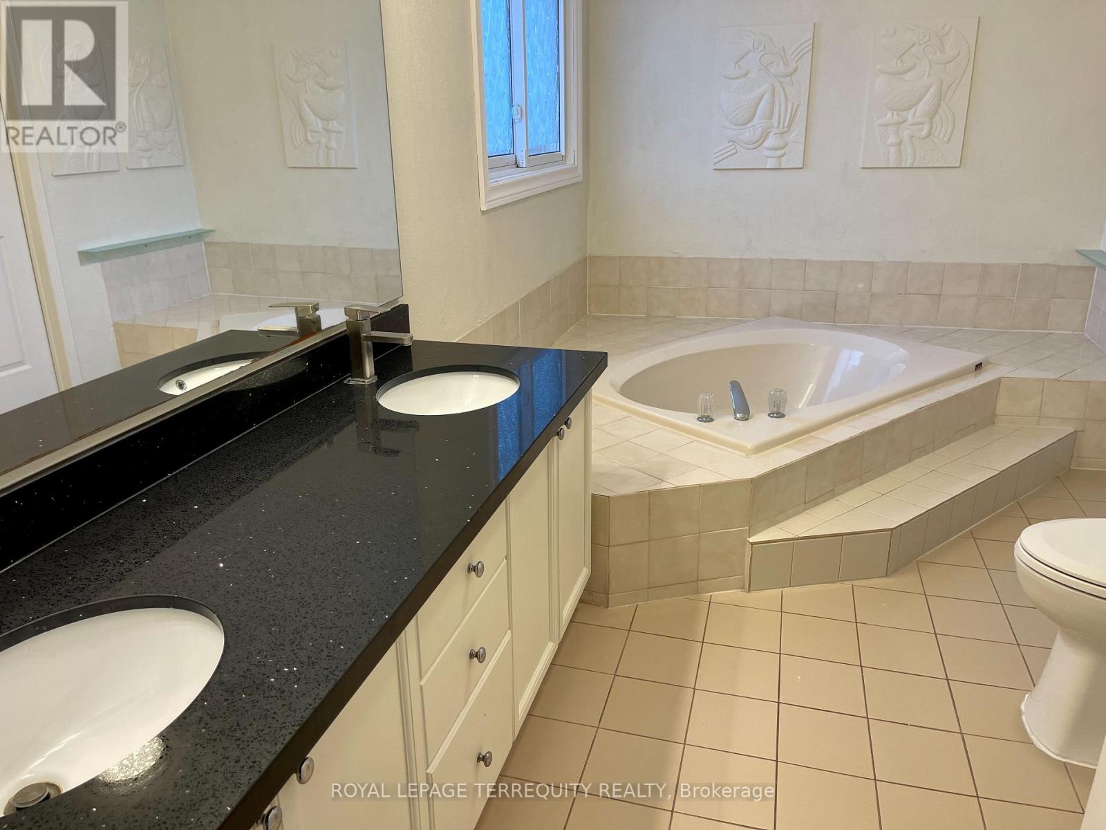 1328 Eddie Shain Drive, Oakville, Ontario  L6J 7C9 - Photo 24 - W13047182