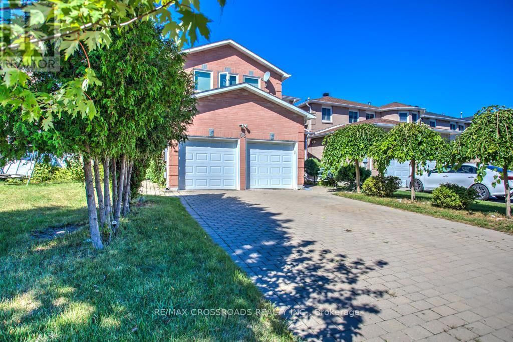 66 BAYHAMPTON CRESCENT, Vaughan, Ontario