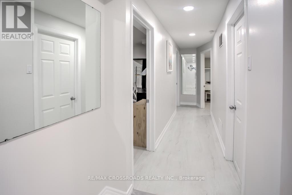 66 Bayhampton Crescent, Vaughan (Brownridge), Ontario  L4J 7G9 - Photo 11 - N13051442