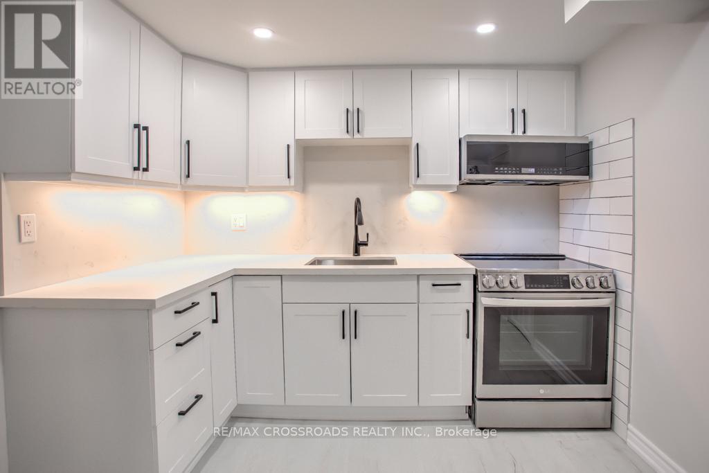 66 Bayhampton Crescent, Vaughan (Brownridge), Ontario  L4J 7G9 - Photo 3 - N13051442