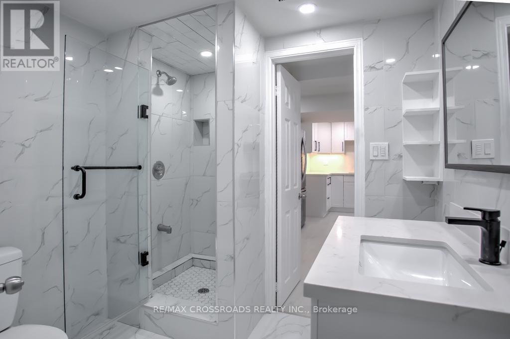 66 Bayhampton Crescent, Vaughan (Brownridge), Ontario  L4J 7G9 - Photo 4 - N13051442