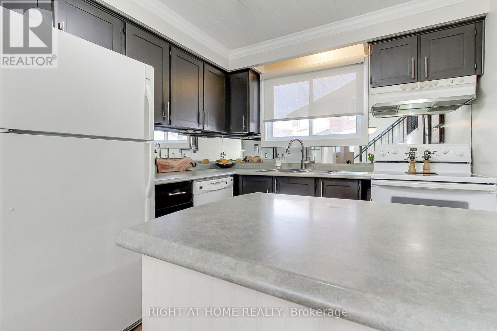 331 Primrose Lane, Newmarket, Ontario  L3Y 5Z3 - Photo 12 - N13051486