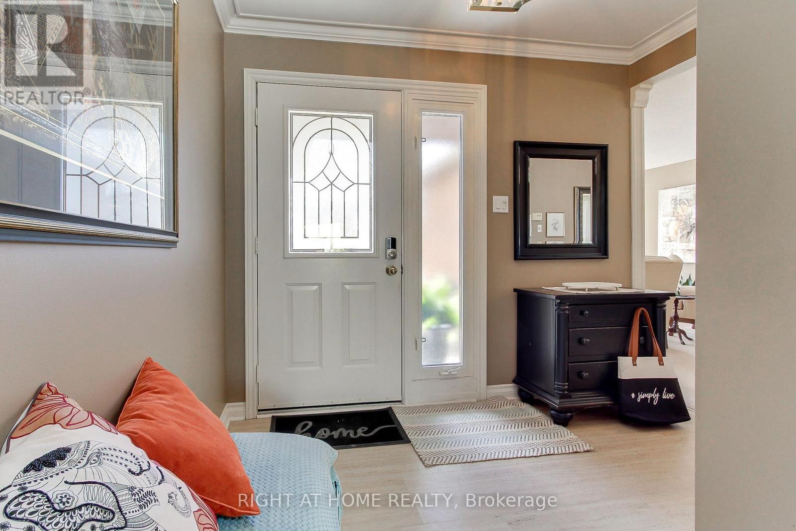 331 Primrose Lane, Newmarket, Ontario  L3Y 5Z3 - Photo 5 - N13051486