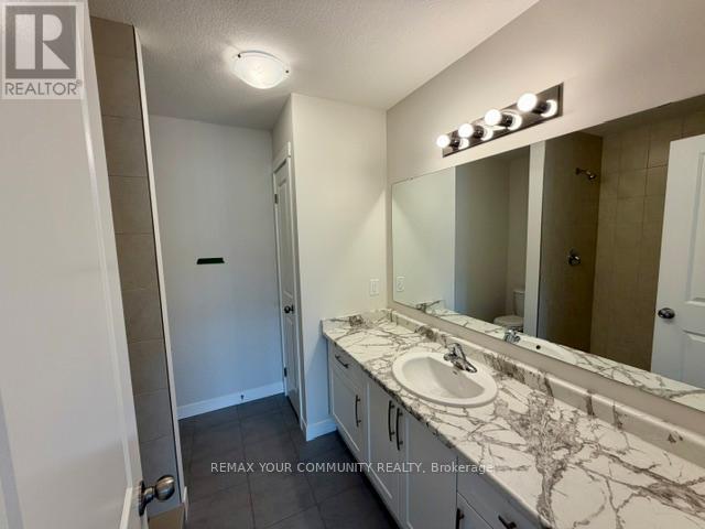 25 Strath Crescent, Springwater, Ontario  L0L 1P0 - Photo 12 - S13051500