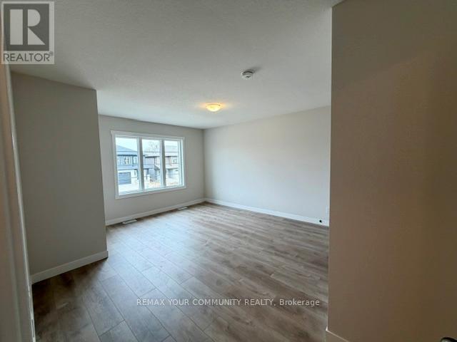 25 Strath Crescent, Springwater, Ontario  L0L 1P0 - Photo 13 - S13051500