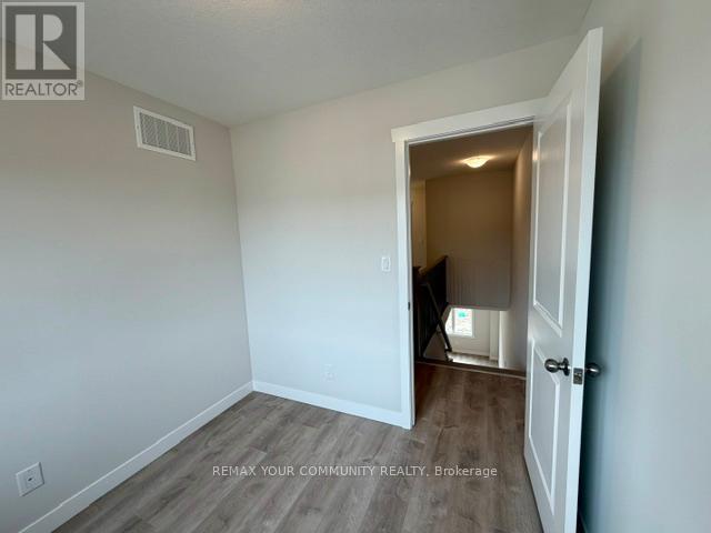 25 Strath Crescent, Springwater, Ontario  L0L 1P0 - Photo 18 - S13051500