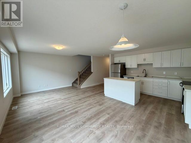 25 Strath Crescent, Springwater, Ontario  L0L 1P0 - Photo 6 - S13051500