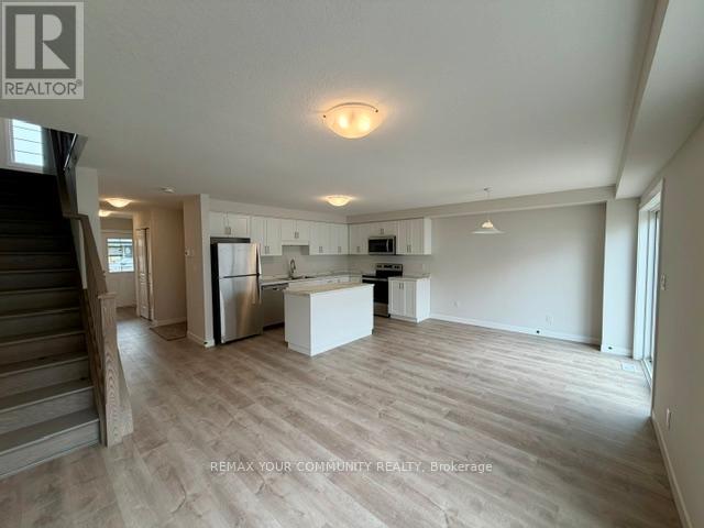 25 Strath Crescent, Springwater, Ontario  L0L 1P0 - Photo 8 - S13051500