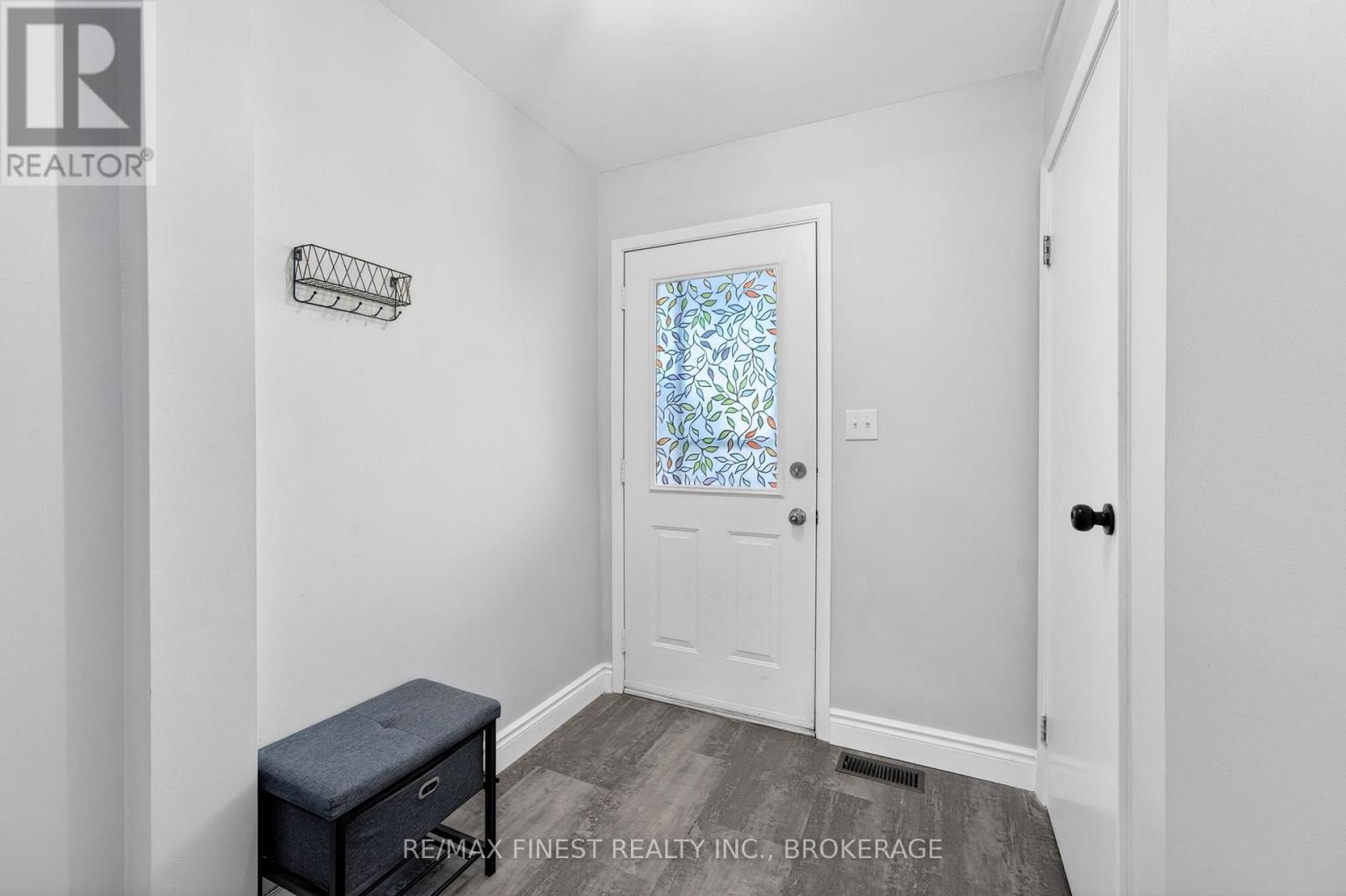 282 Vanguard Court, Kingston, Ontario  K7M 8P9 - Photo 3 - X13051698