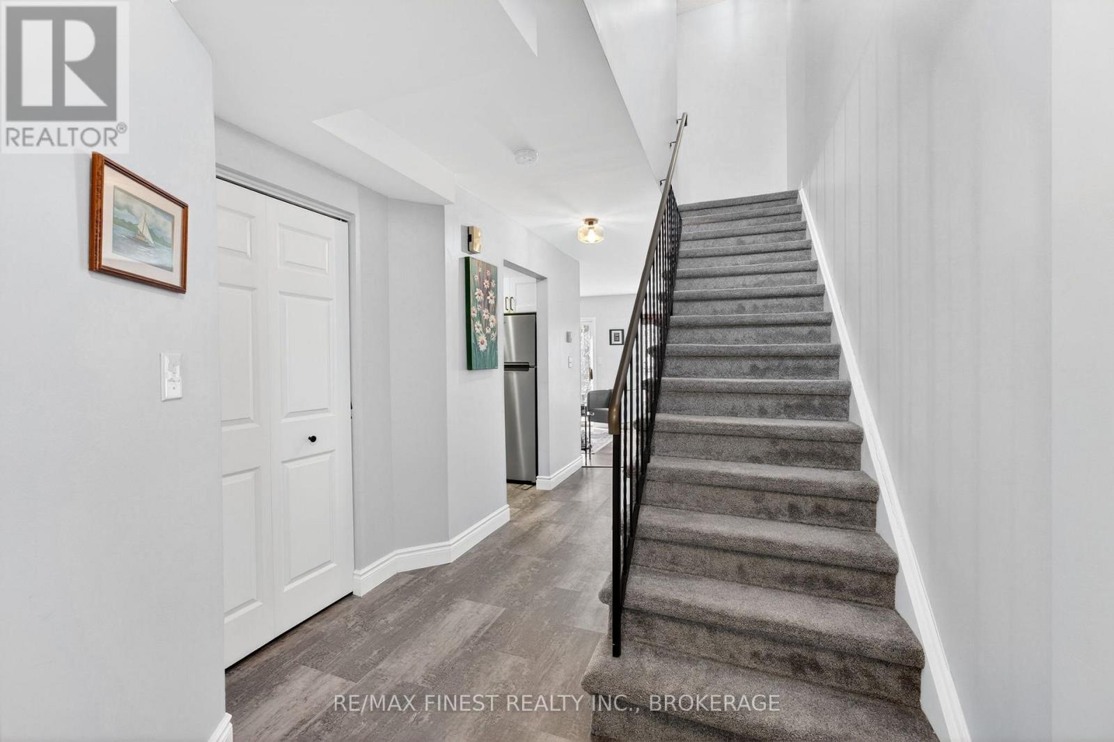 282 Vanguard Court, Kingston, Ontario  K7M 8P9 - Photo 4 - X13051698