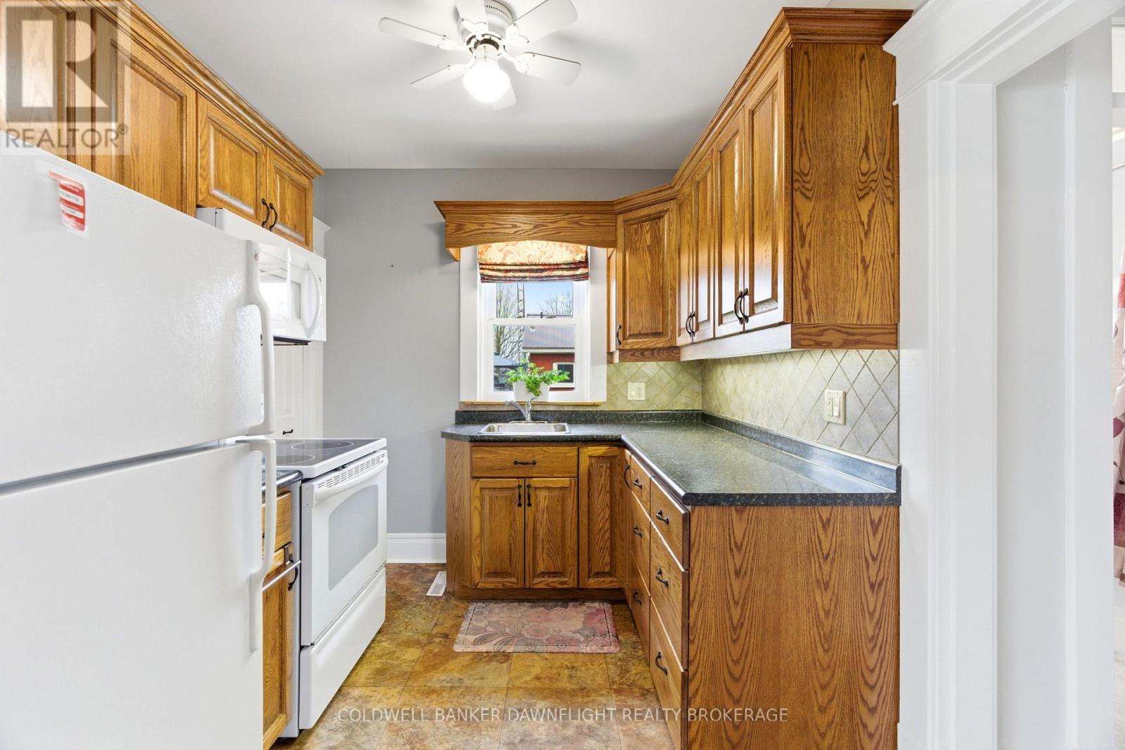 484 Carling Street, South Huron, Ontario  N0M 1S2 - Photo 18 - X13051600