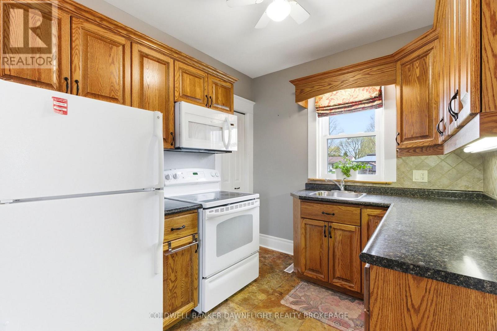 484 Carling Street, South Huron, Ontario  N0M 1S2 - Photo 19 - X13051600