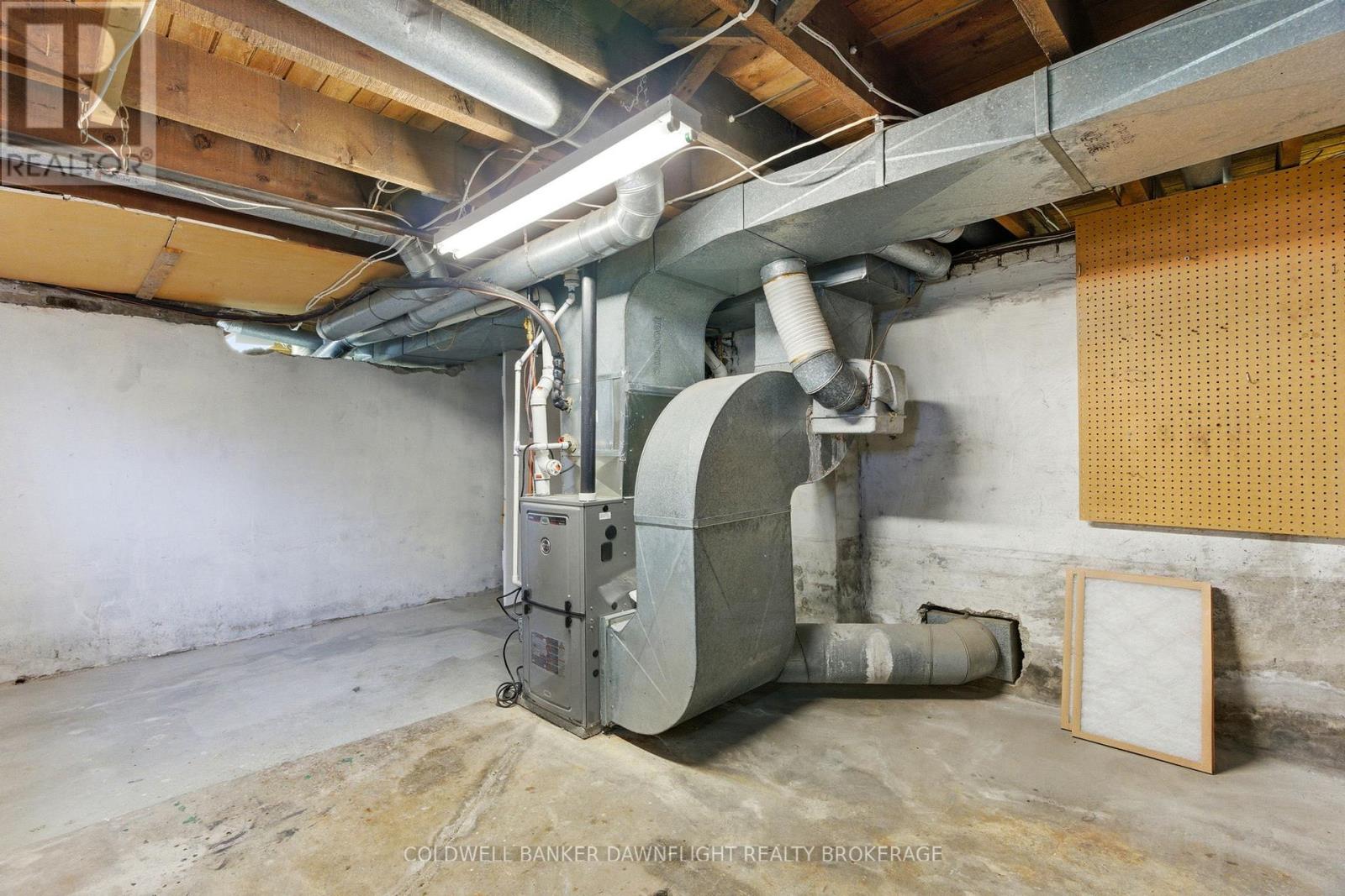 484 Carling Street, South Huron, Ontario  N0M 1S2 - Photo 39 - X13051600