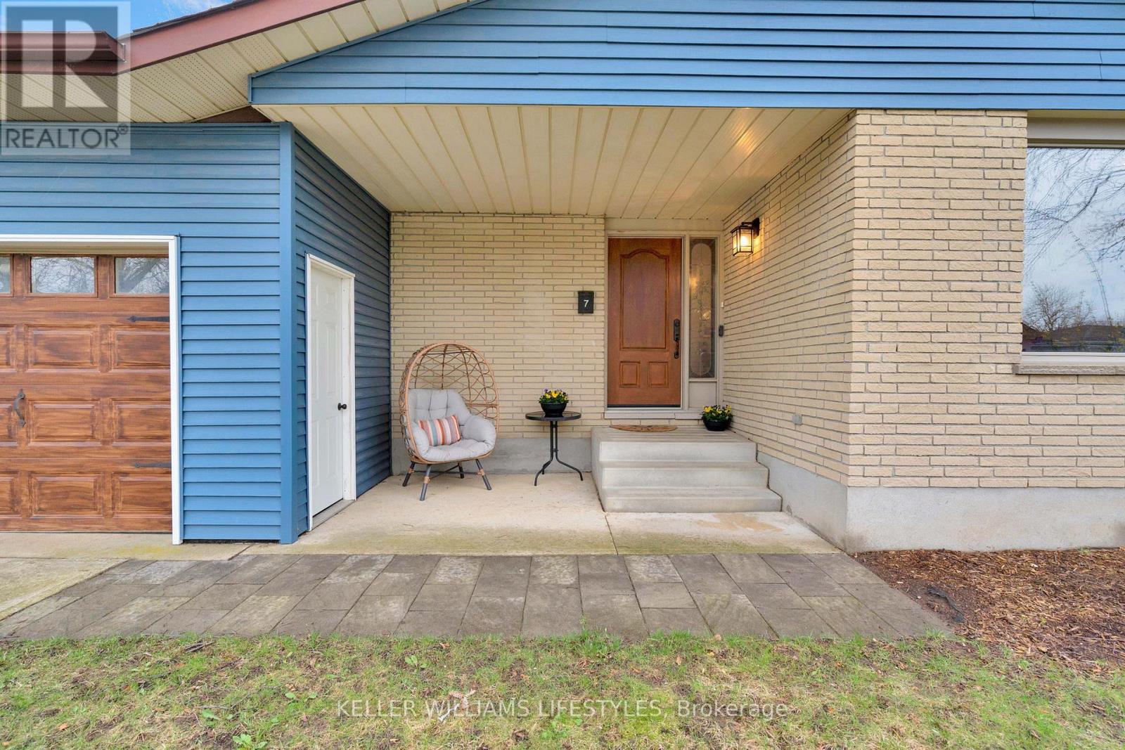 7 Locke Heights, Strathroy-Caradoc, Ontario  N7G 3X1 - Photo 4 - X13051736