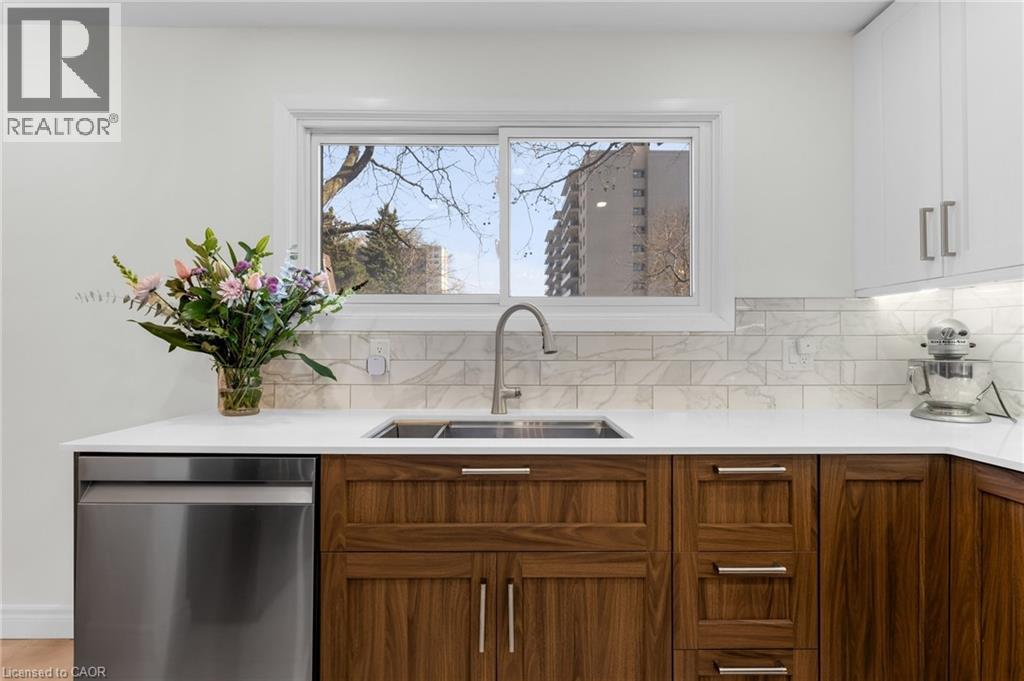 960 Warwick Court Unit# 15, Burlington, Ontario  L7T 4C5 - Photo 16 - 40824193