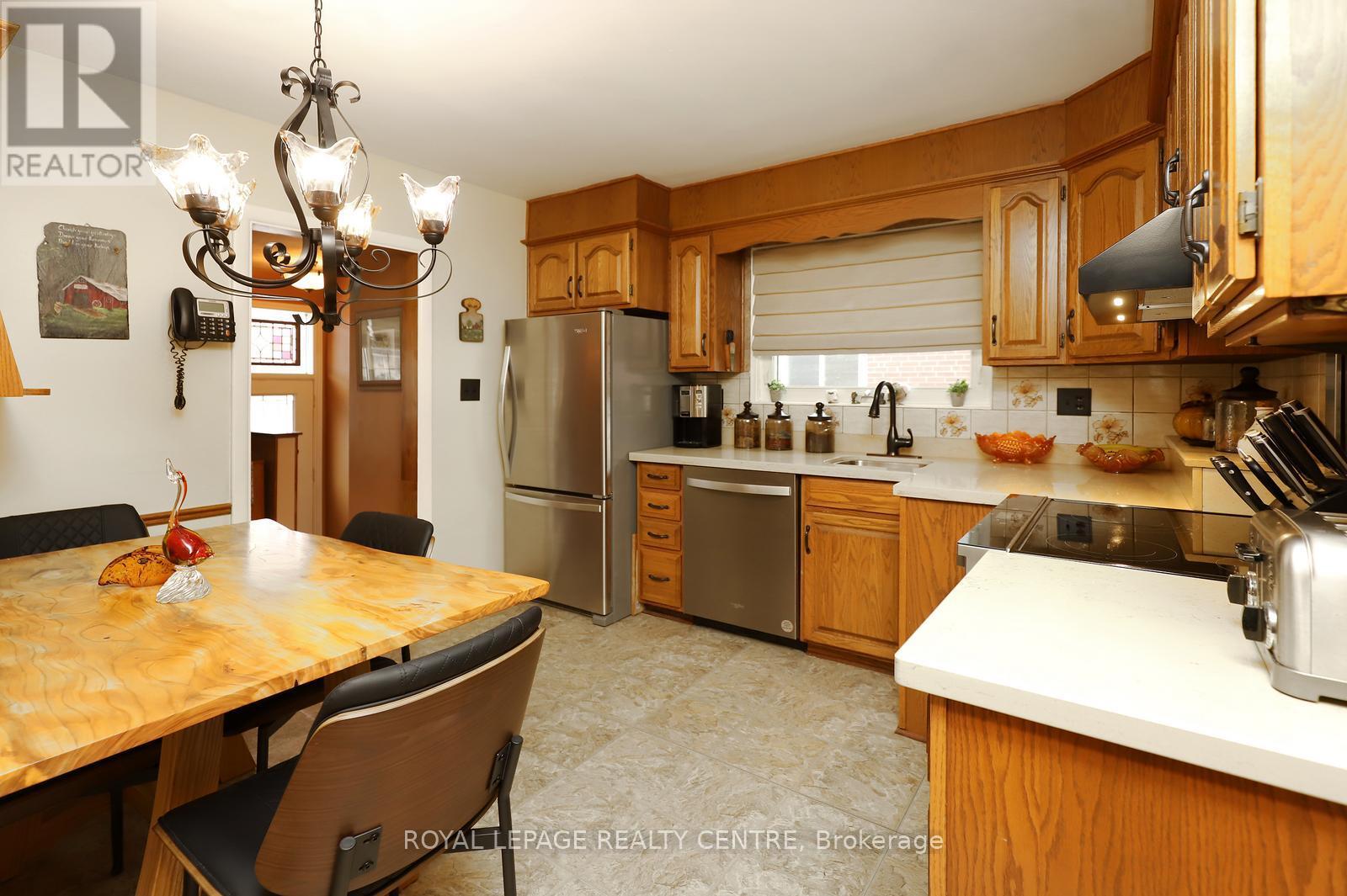 3638 Anniversary Road, Mississauga, Ontario  L5C 2G1 - Photo 6 - W13051476