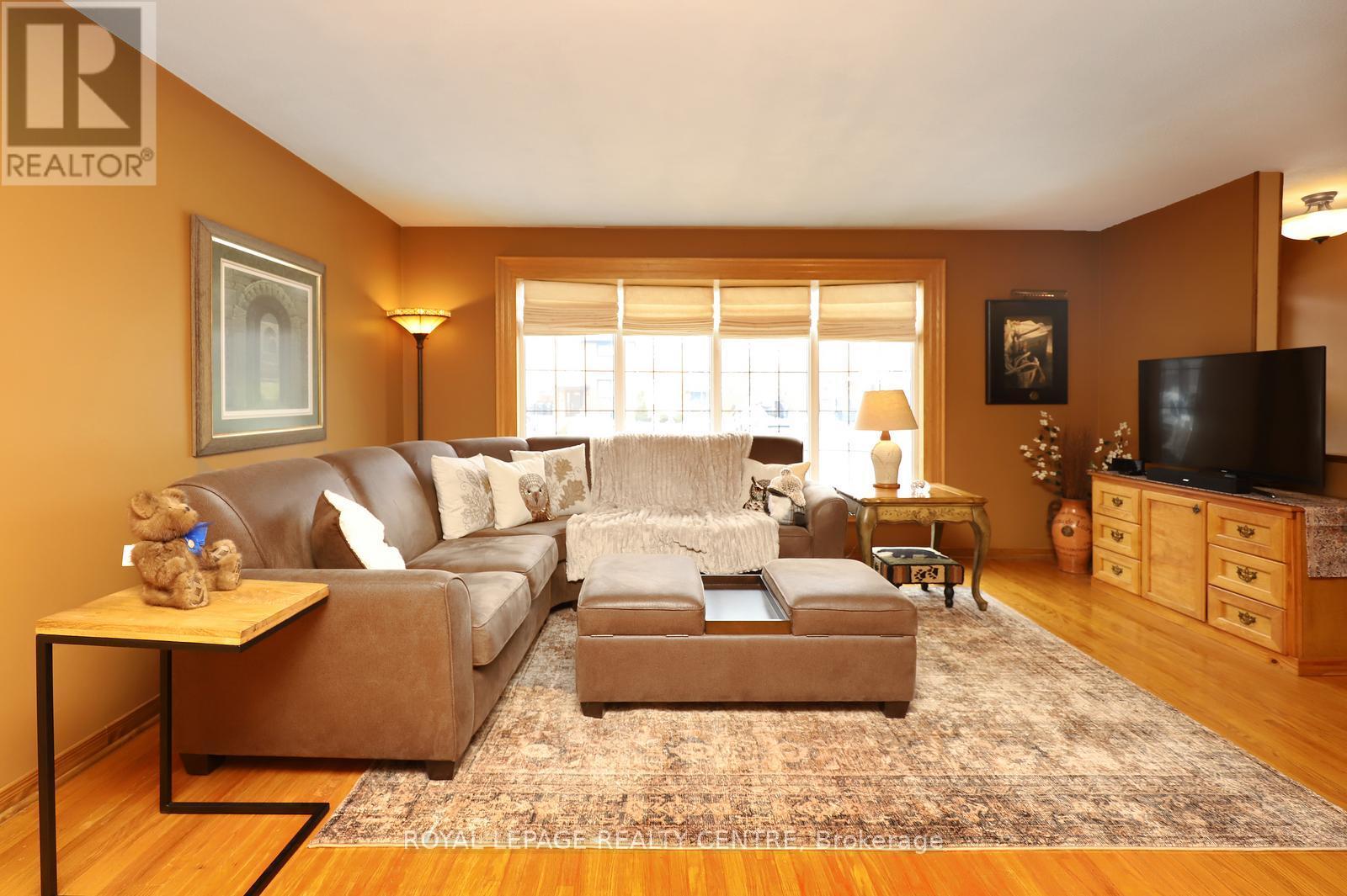 3638 Anniversary Road, Mississauga, Ontario  L5C 2G1 - Photo 9 - W13051476