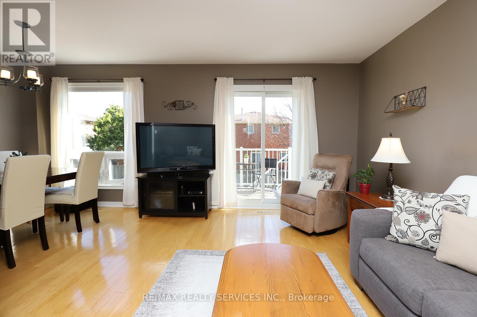 21 Shenstone Avenue, Brampton, Ontario  L6Z 2Y9 - Photo 10 - W13051514