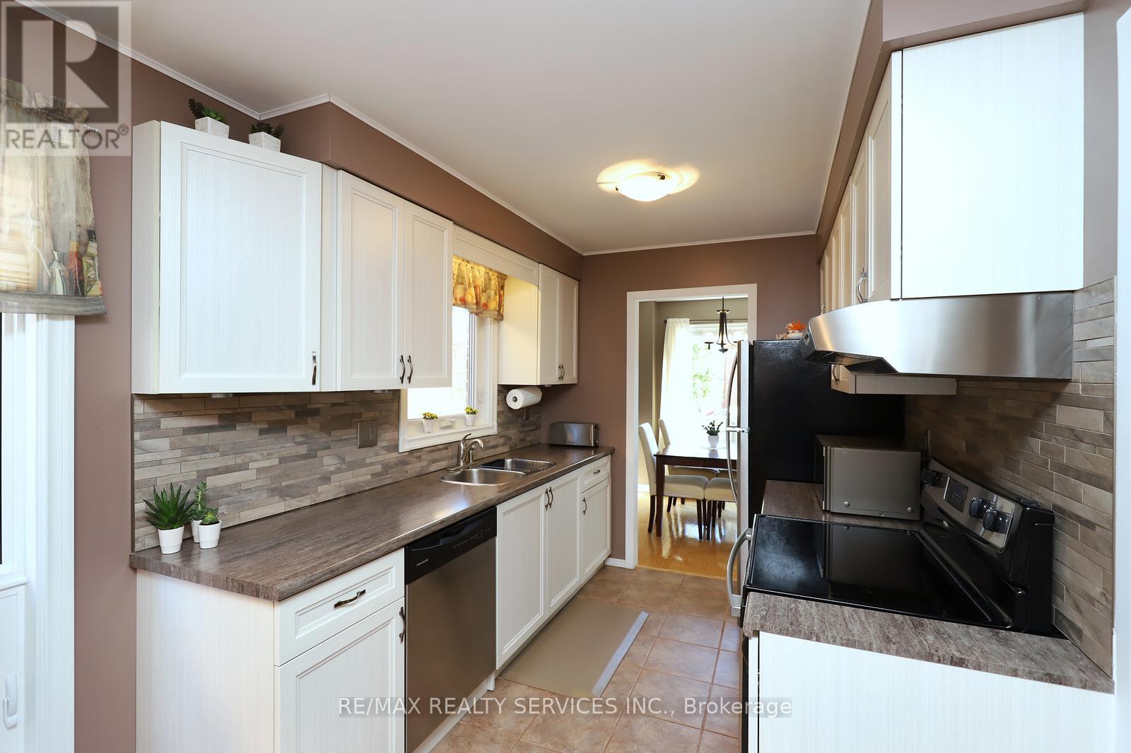 21 Shenstone Avenue, Brampton, Ontario  L6Z 2Y9 - Photo 17 - W13051514