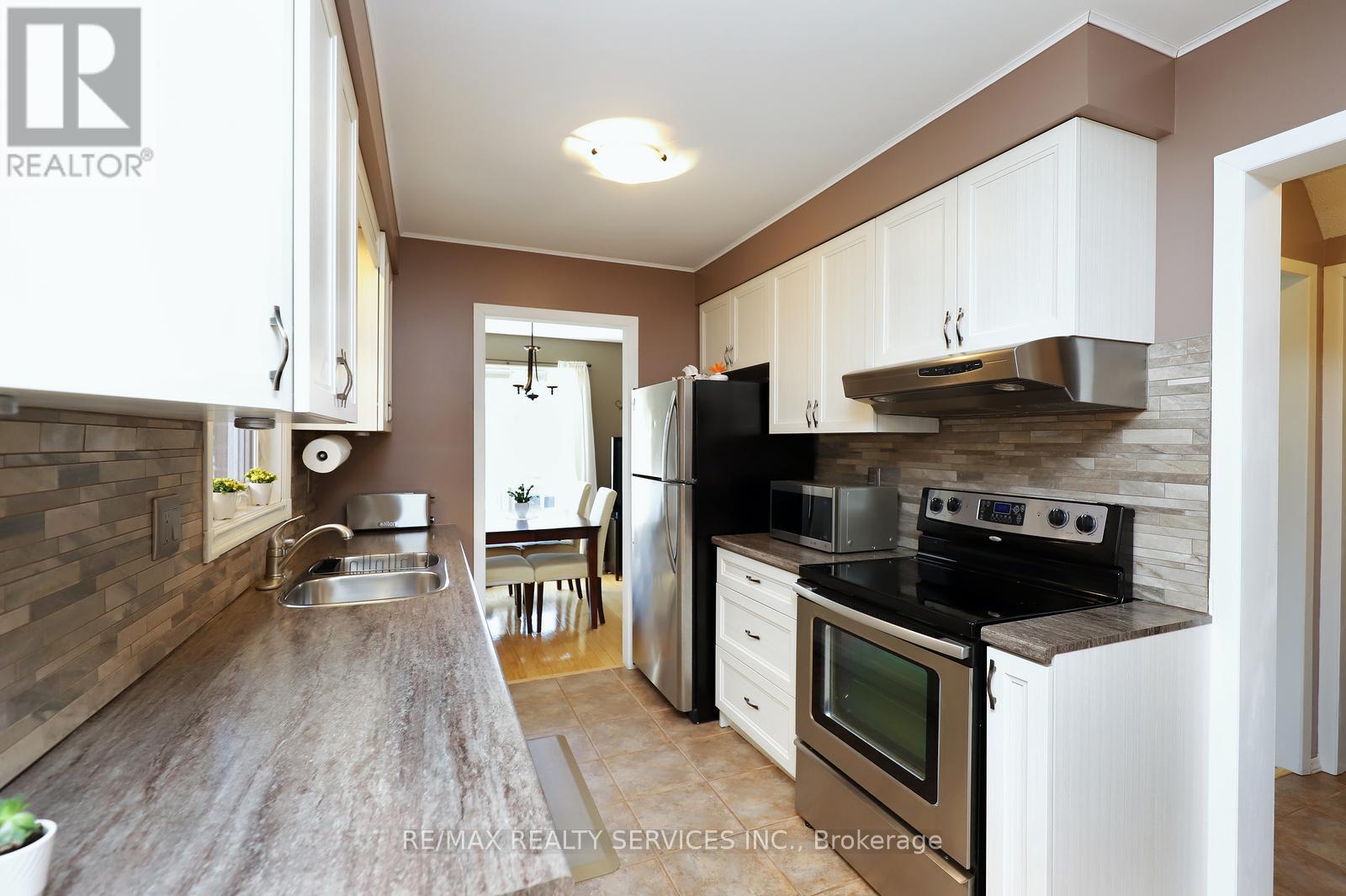 21 Shenstone Avenue, Brampton, Ontario  L6Z 2Y9 - Photo 18 - W13051514