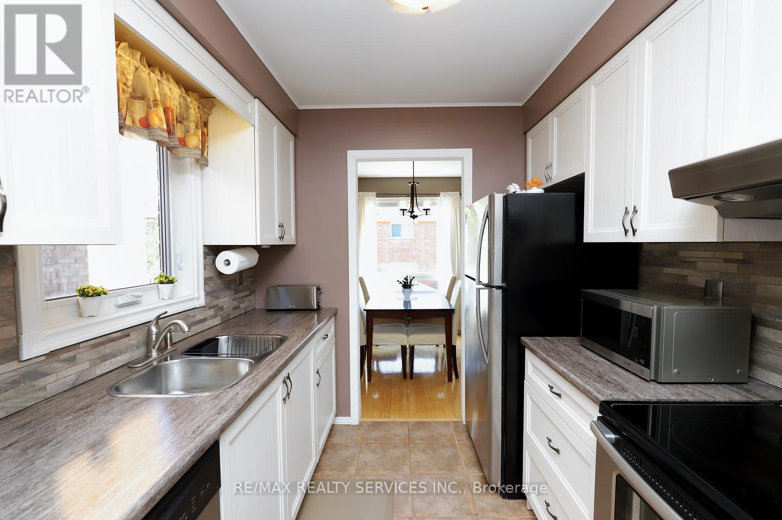 21 Shenstone Avenue, Brampton, Ontario  L6Z 2Y9 - Photo 19 - W13051514