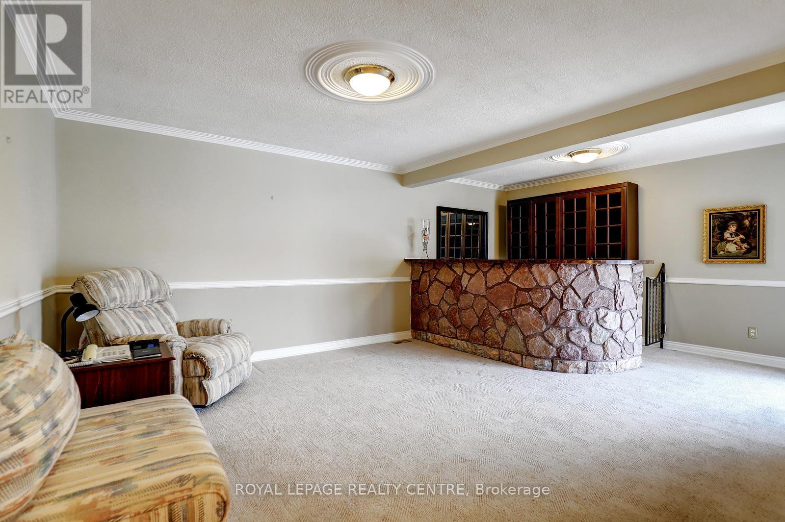 2405 Rosemary Drive, Mississauga, Ontario  L5C 1X1 - Photo 22 - W13051516