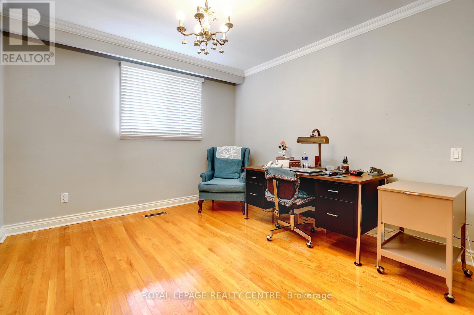 2405 Rosemary Drive, Mississauga, Ontario  L5C 1X1 - Photo 34 - W13051516