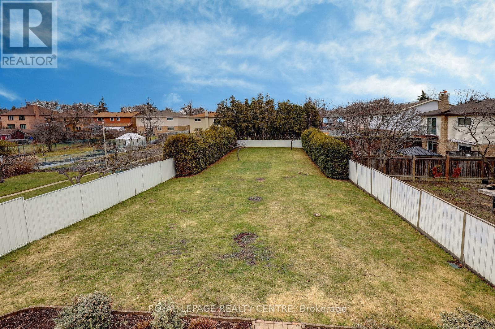 2405 Rosemary Drive, Mississauga, Ontario  L5C 1X1 - Photo 39 - W13051516