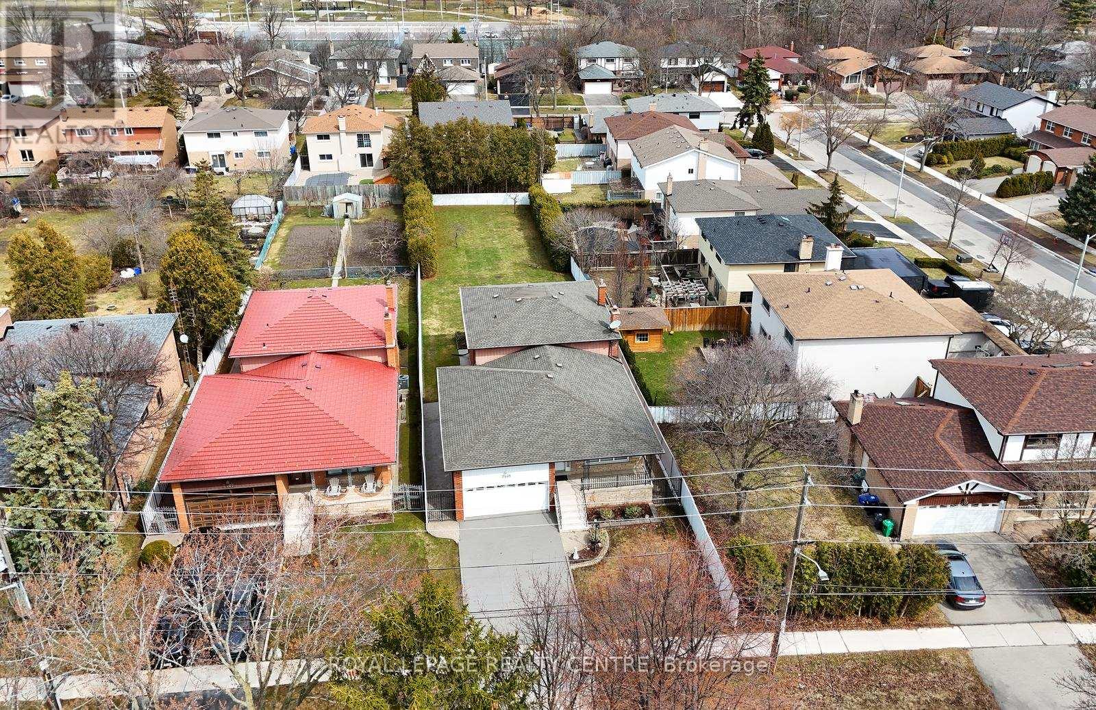 2405 Rosemary Drive, Mississauga, Ontario  L5C 1X1 - Photo 40 - W13051516