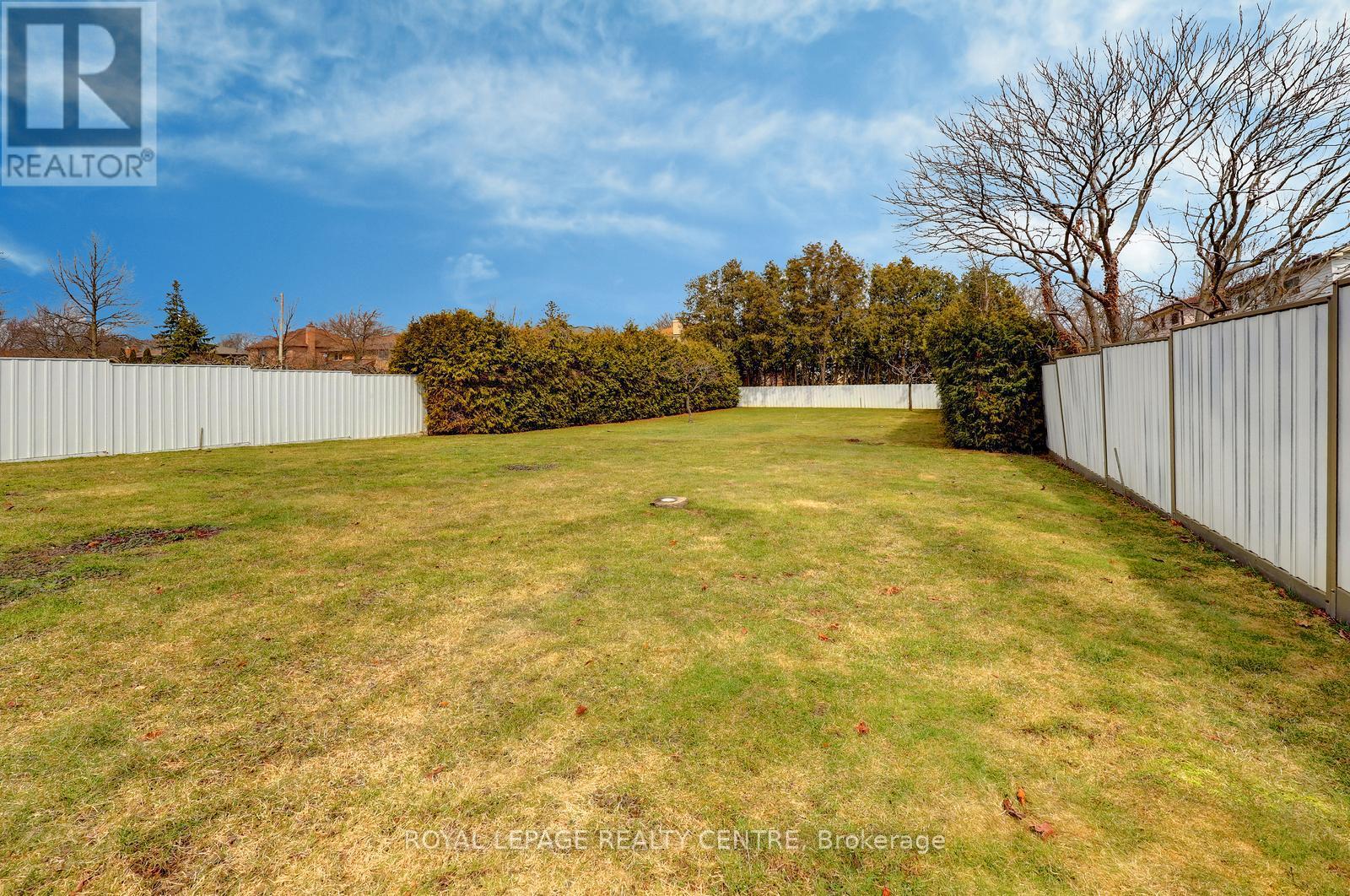 2405 Rosemary Drive, Mississauga, Ontario  L5C 1X1 - Photo 44 - W13051516